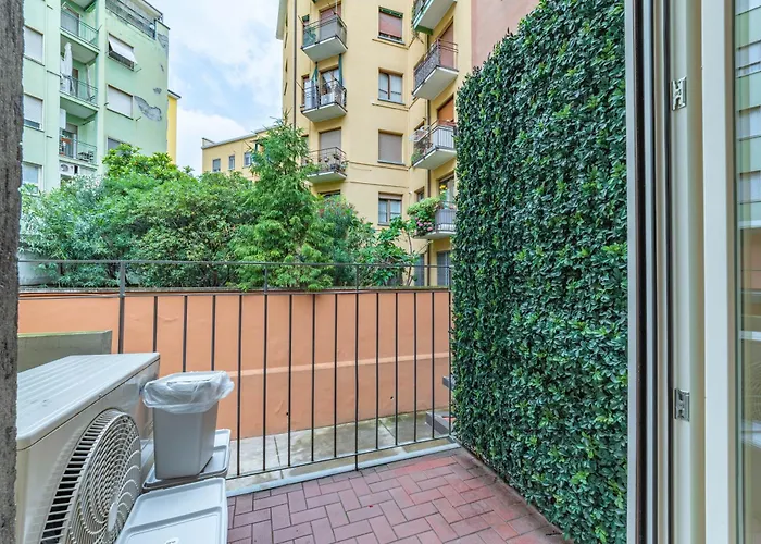 500 m from Corso Sempione, Close to Metro M5